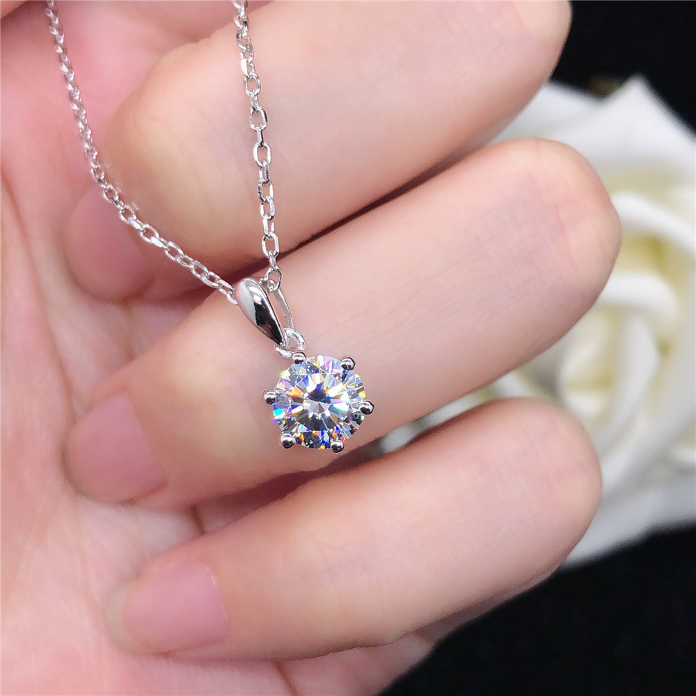 Certificed 18K White Gold Pendant 0.5CT 1CT 2CT Moissanite Wedding Pendant Necklace For Lady Beautiful Birthday Gift With Box